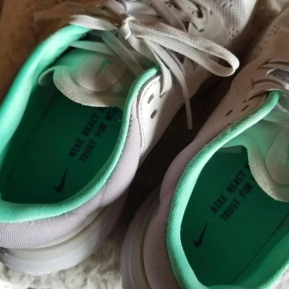 𝅺Nike Running React Miler  2 Sneakers Platinum Tint/Green Glow/White 8 - Picture 10 of 13